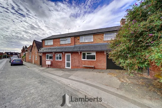 1 School Road, Evesham, photo 1