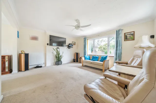 Furzehall Avenue, Fareham, PO16, photo 2