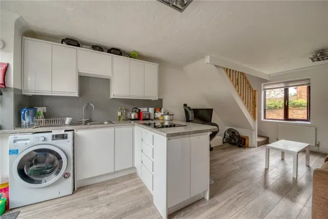 Bridport Close, Lower Earley, RG6, photo 2
