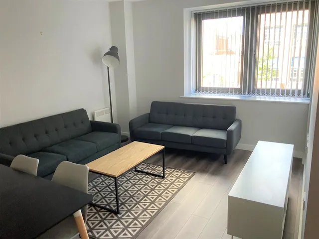 Crosby Gardens, Waterloo, L22, photo 1