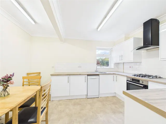 North Walsham Road, Norwich, NR6, photo 3