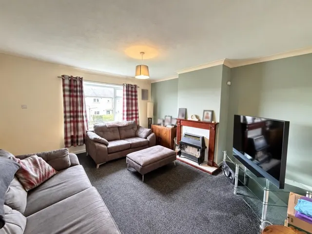 Windsor Crescent, Oakworth, BD22, photo 2