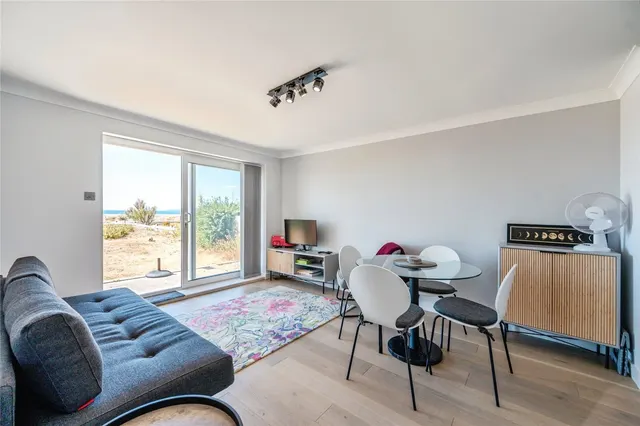 Southwood Road, Hayling Island, PO11, photo 2