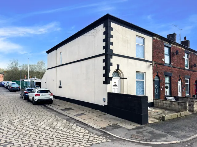 Merton Street, Brandlesholme, Bury BL8, photo 1