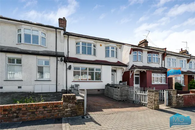 Petworth Road, London, N12, photo 2