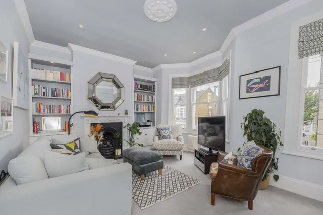 Thirsk Road, SW11, photo 2