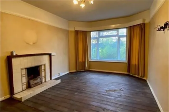Photo 2 — Thornbury Road, Isleworth, Middlesex