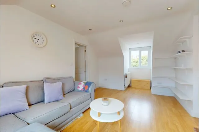 Sunnyhill Road, London, SW16, photo 3