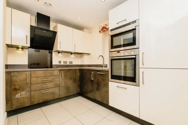 Warwick Road, Solihull, B91, photo 1