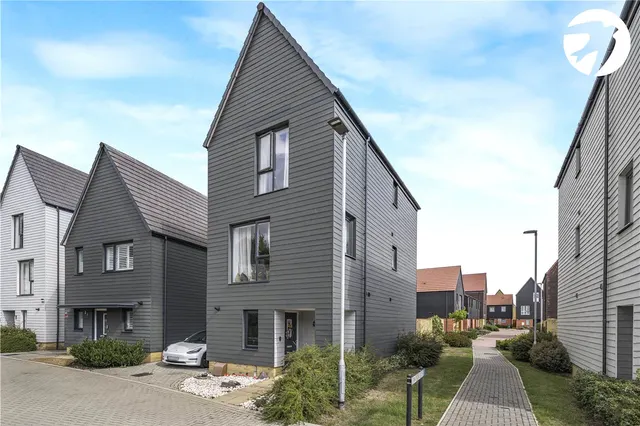 Allington Lane, Western Cross, DA10, photo 1