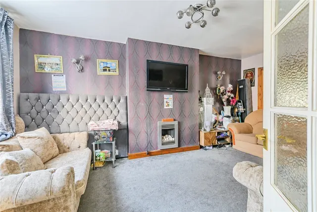 Middlesex Drive, Bury, BL9, photo 2