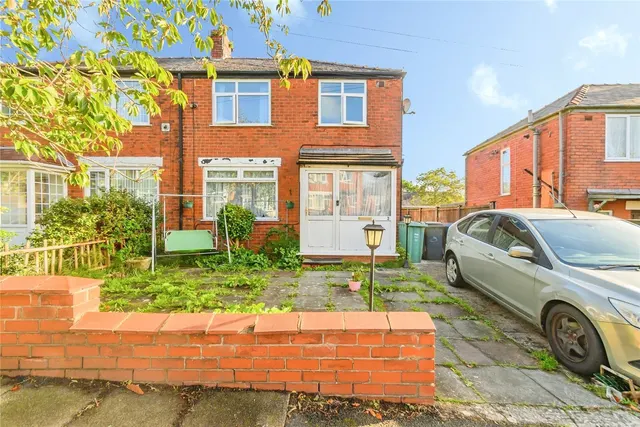 3 bedroom house, Middlesex Drive, Bury, BL9