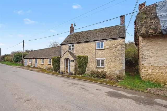 Church Road, North Leigh, OX29, photo 1
