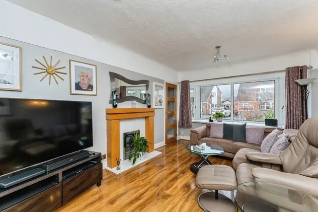 Adam Avenue, Great Sutton, CH66, photo 3
