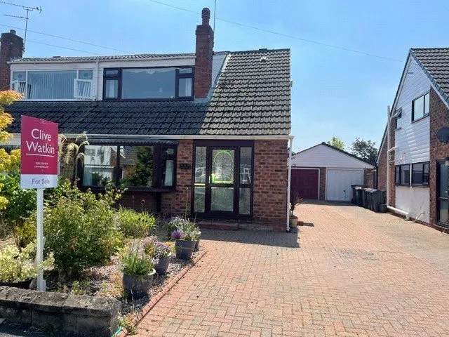 Adam Avenue, Great Sutton, CH66, photo 1