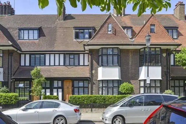 Ormonde Gate, London, SW3 4HA