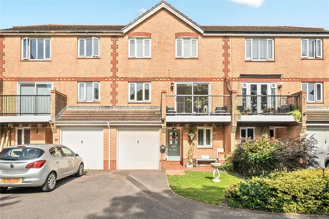 Essenhigh Drive, Worthing, BN13, photo 1