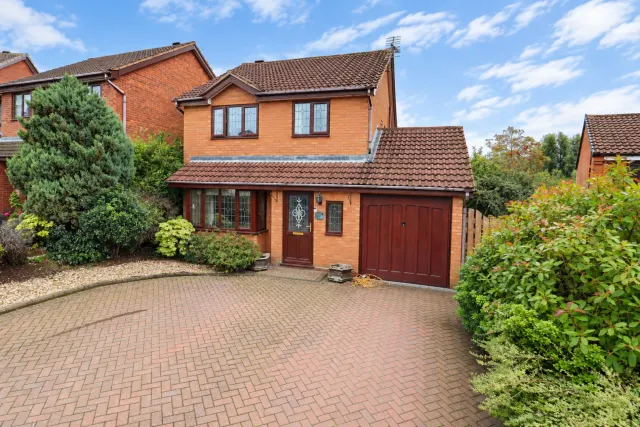Stone Pine Close, Cannock, photo 1