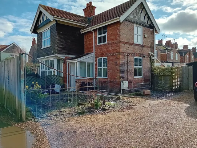 3 bedroom house — Denmark Road, Gaywood, KING'S LYNN