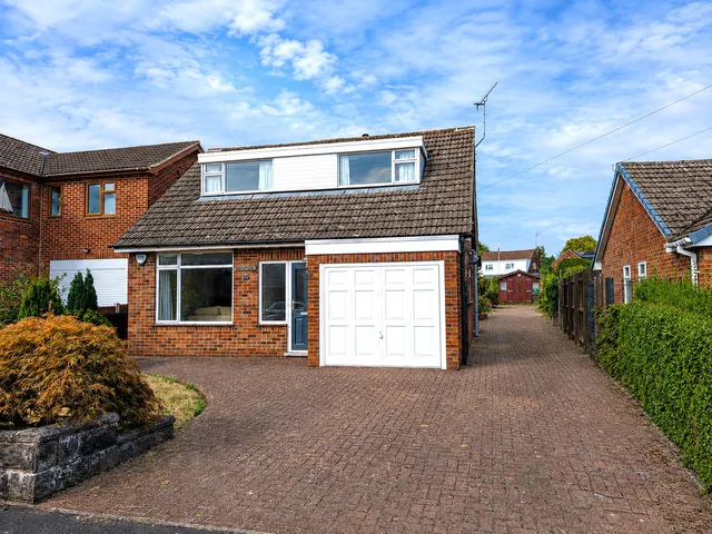 Lambourne Avenue, Ashbourne, photo 1