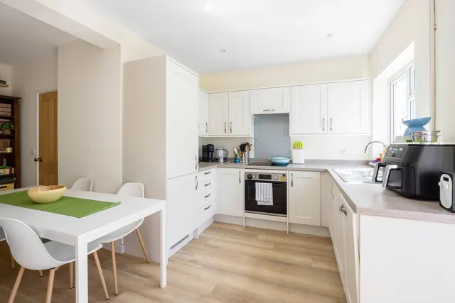 St. Phillips Street, Cheltenham, GL50, photo 2