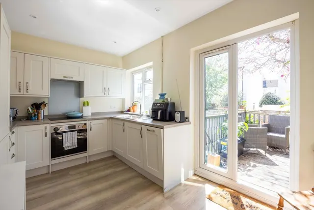 St. Phillips Street, Cheltenham, GL50, photo 3