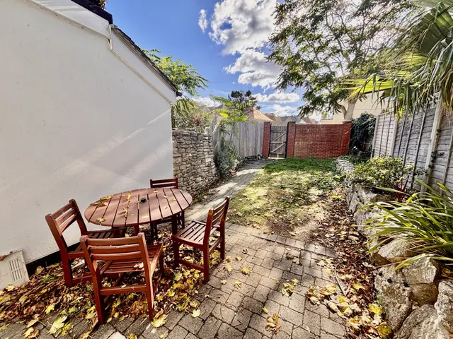 Stourcliffe Avenue, BH6, photo 1