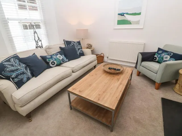 St Gluvias Street, Penryn, photo 2
