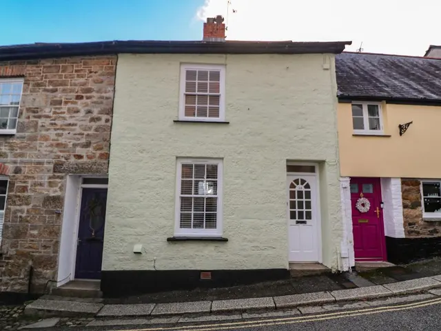 St Gluvias Street, Penryn, photo 1