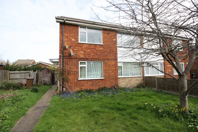 Larkspur Way, EPSOM, Surrey, Epsom, KT199LU, photo 1