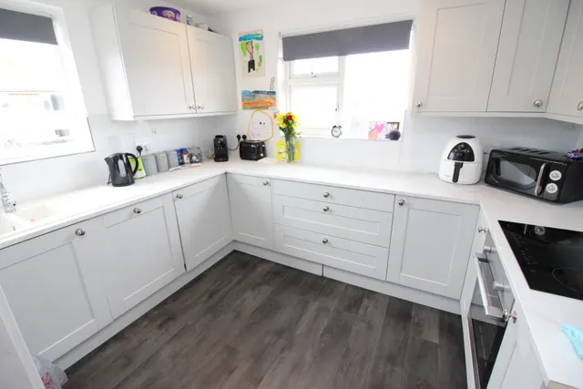 Photo 3 — Larkspur Way, EPSOM, Surrey, Epsom, KT199LU