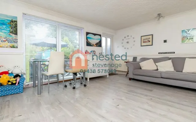 Photo 3 — Canterbury Way, Stevenage, SG1