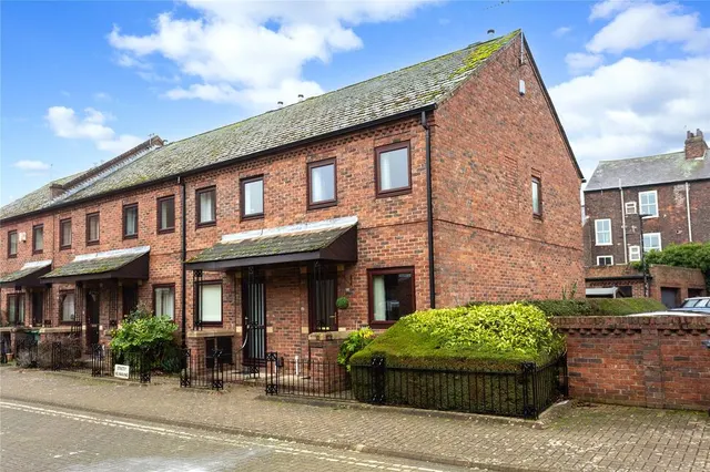 Fewster Way, York, North Yorkshire, YO10, photo 1