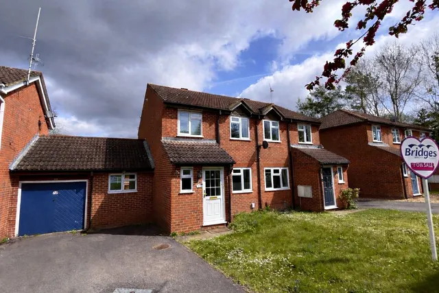 Galloway Close, Fleet, GU51, photo 1