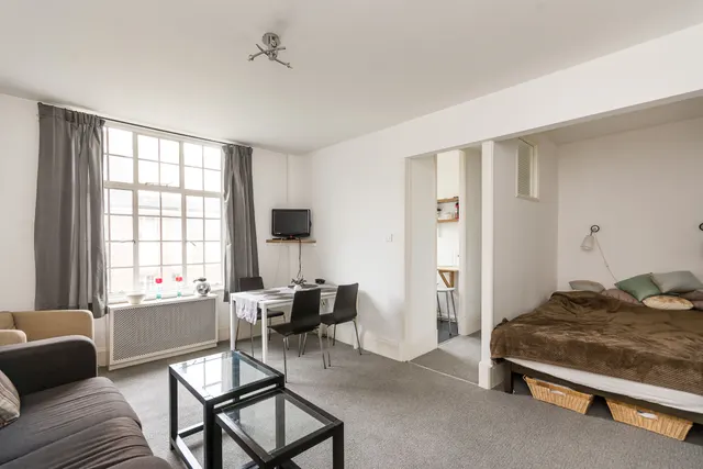 Photo 3 — 43 Meriden Court, Chelsea Manor Street, London