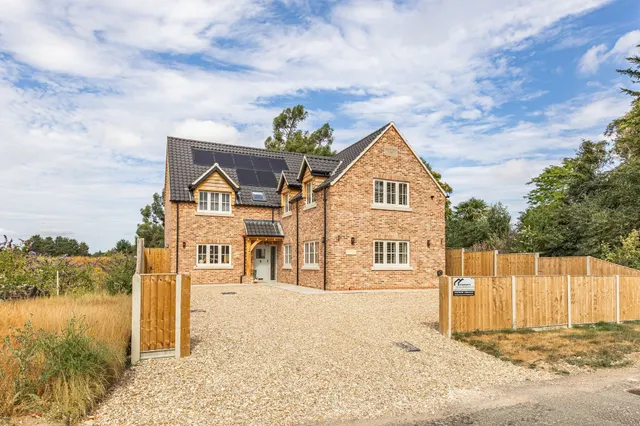 Exceptional Detached Home in Walpole, photo 1
