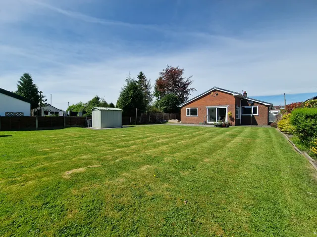 Photo 2 — 18 Mountbatten Close, Unsworth, Bury BL9