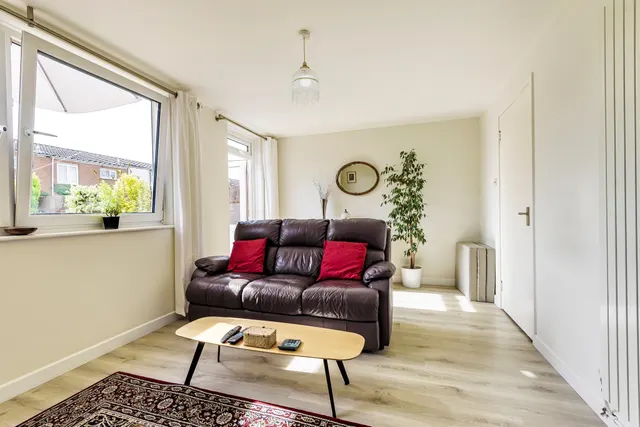 Kingham Close, London, SW18, photo 2