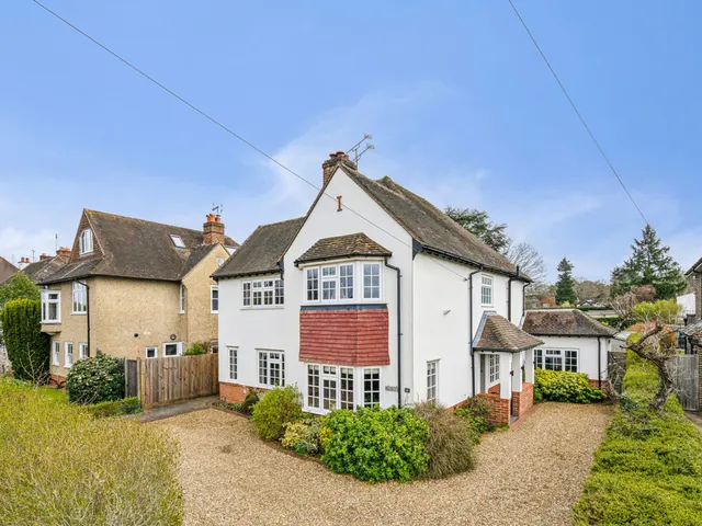 Menin Way, Farnham, GU9, photo 2