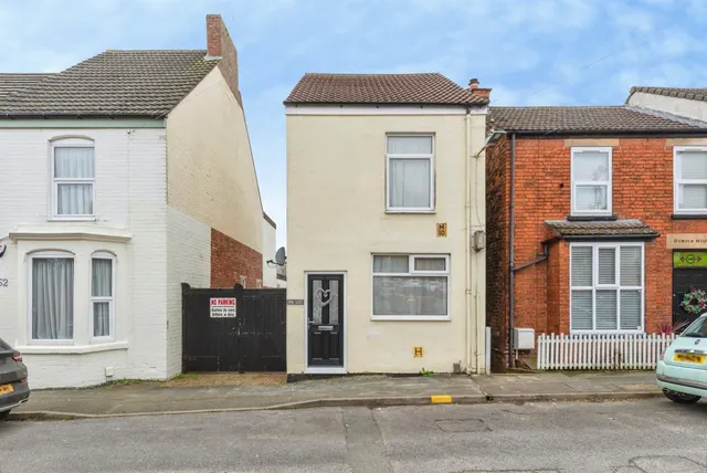 Dudley Road, Grantham, photo 1