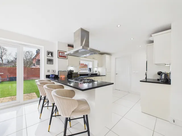 Lenton Avenue, Formby, L37, photo 3