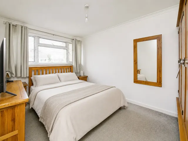 Photo 2 — Charlotte Gardens, Romford, Romford, RM5 2PS