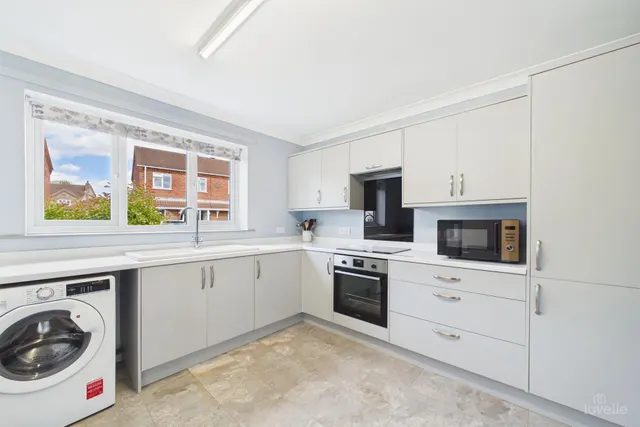 St. Michaels Court Goxhill, DN19, photo 2