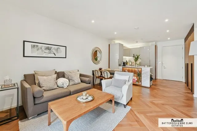 Embassy Gardens, SW11, photo 1