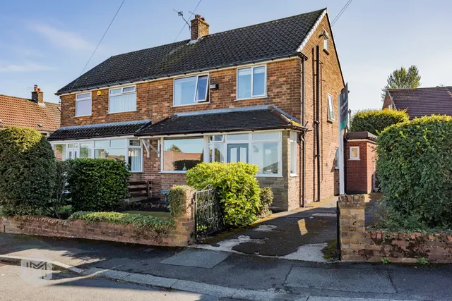 Gleaves Avenue, Bolton, BL2 4ET, photo 1