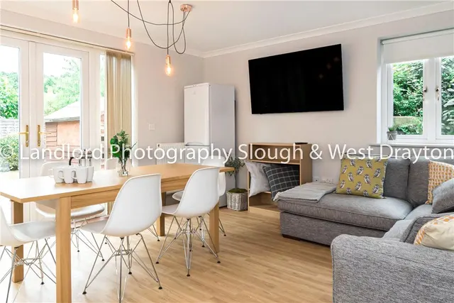 Broomfield, Guildford, GU2, photo 2
