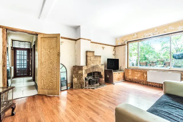 Stonegate Court, Buck Lane, NW9 0AL, photo 1