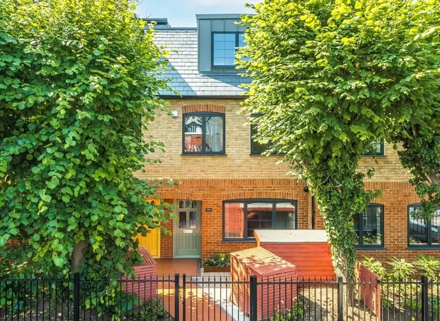 Cricklade Avenue, Streatham Hill, SW2, photo 1
