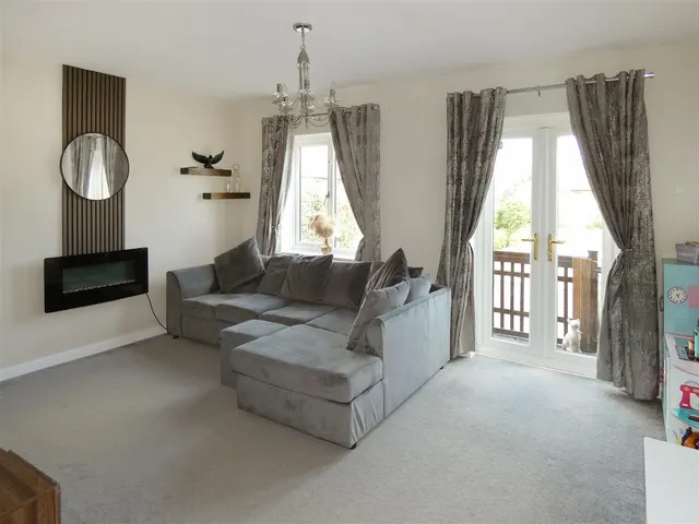 Dinsdale Gardens, Rustington, photo 2