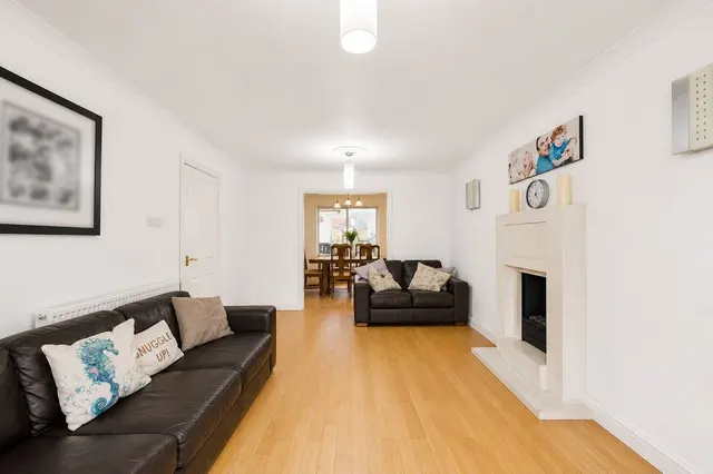 Photo 2 — Beech Close, Holmes Chapel, Cheshire, CW4
